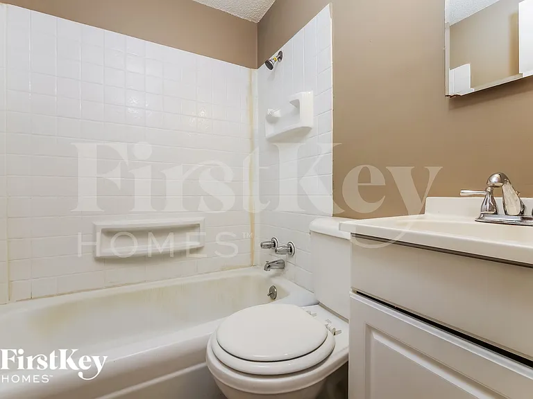 5042 N Bellaire Ave — Photo 14