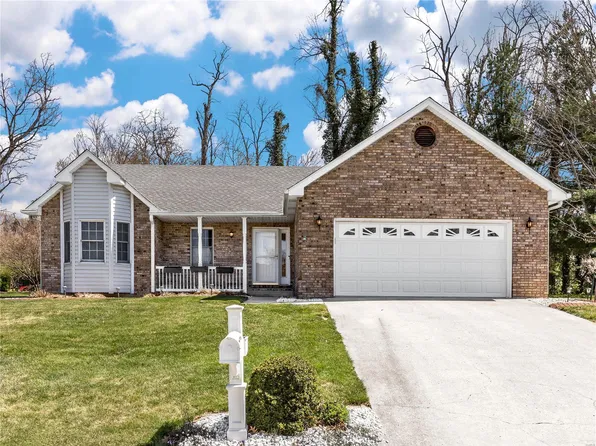 126 Crestmoor St, Collinsville, IL 62234