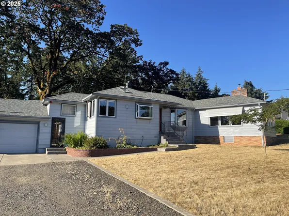 935 SW Hill Dr, Willamina, OR 97396
