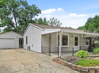 1411 Scottsdale Dr, Champaign, IL 61821