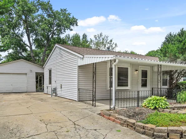 1411 Scottsdale Dr, Champaign, IL 61821
