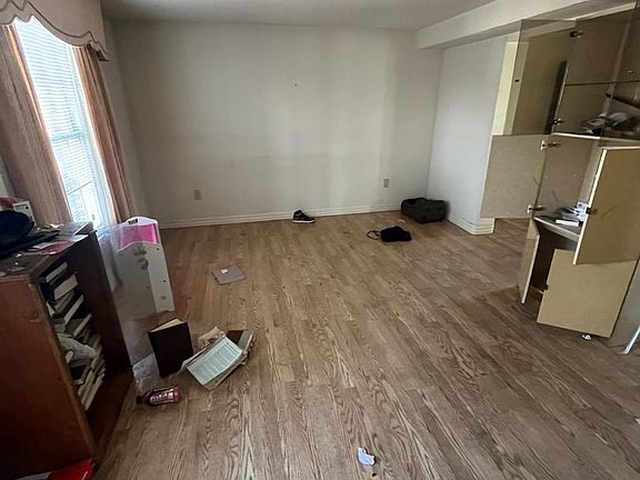 3rd image of 3015 24th St NE