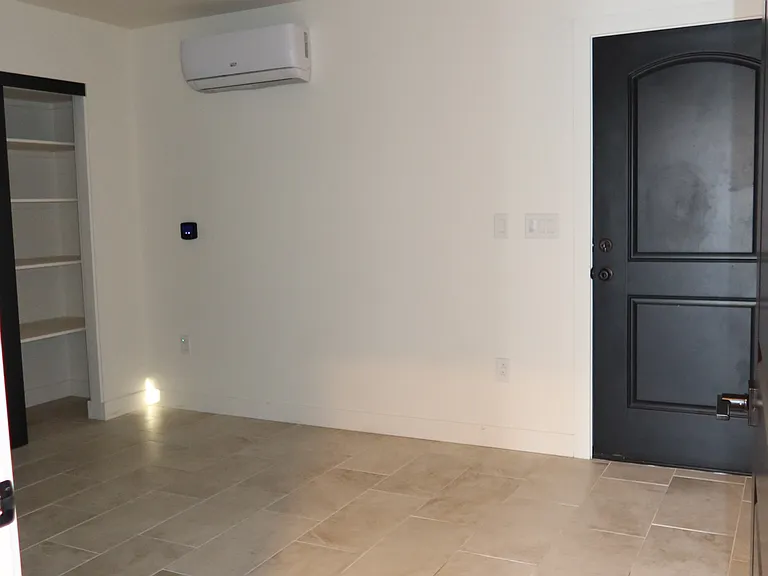 1322 Campus Ave #2 — Photo 17