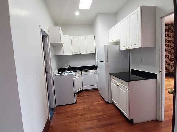 3rd image of 247 W 11th St APT 20