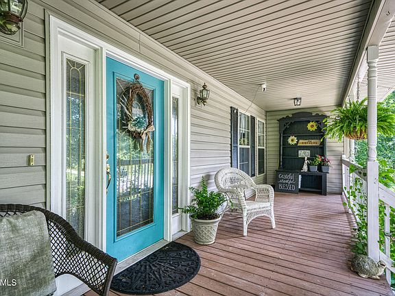 3rd image of 299 Locksley Cir