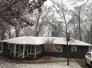 402 Cherokee Dr, Trussville, AL 35173