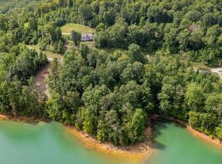 195 Waterside Ln, La Follette, TN 37766