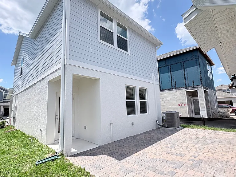 790 Rivington Ave — Photo 24