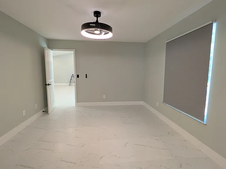 382 SW Voltair Ter — Photo 8