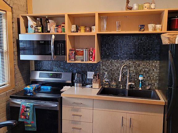 5th image of 615 E 16th St #107
