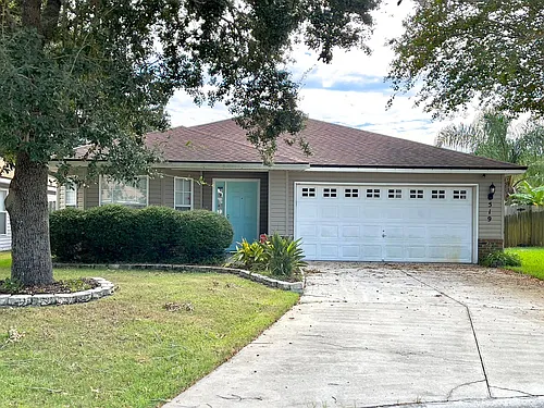 519 Chancellor Dr E Photo 1