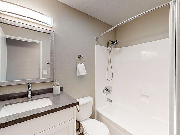 4th image of 7200 Saranac St #33