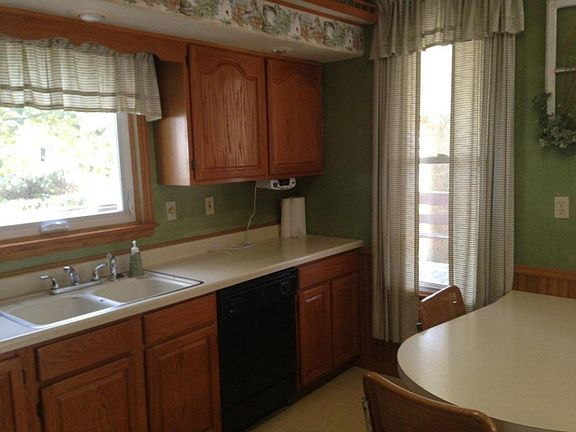 Large Eat in Kitchen