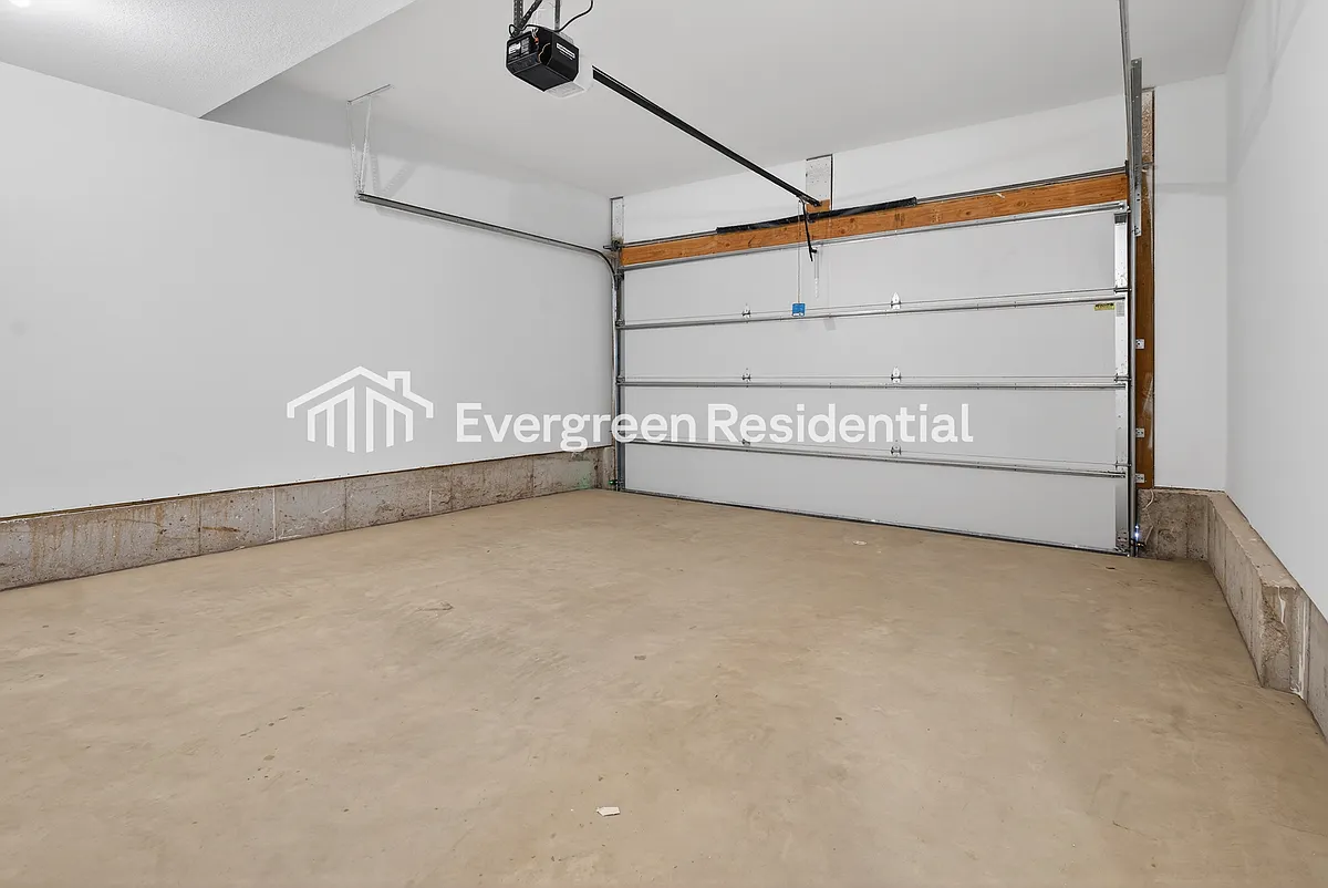 Building Photo - 7009 NW 82nd Ter