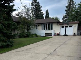 9827 N 105th Ave, Grande Prairie, AB T8V1G7