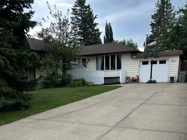 9827 N 105th Ave, Grande Prairie, AB T8V 1G7