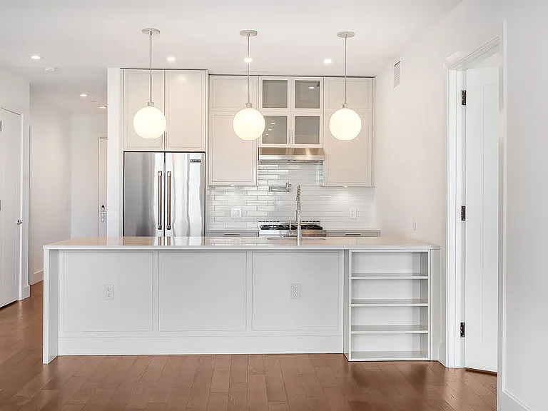 372 9th Luxury Rentals — Photo 15