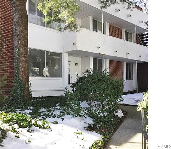 1st image of 301 Colony Dr