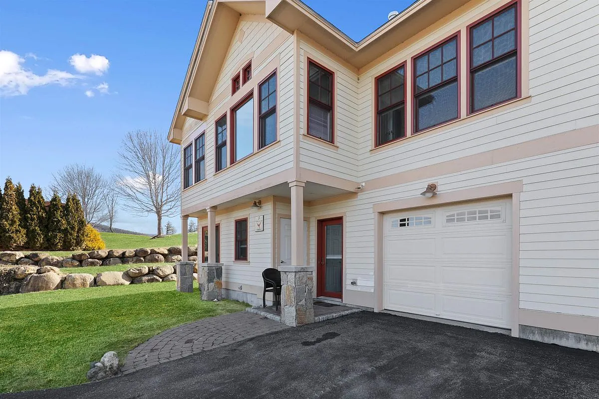 Building Photo - 13 Greenscapes Ln #9