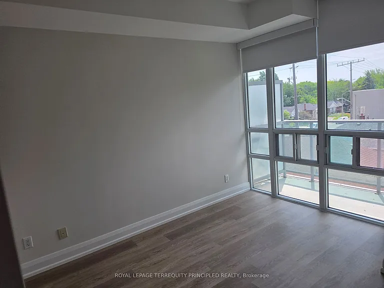 3391 Bloor St W #301 — Photo 12