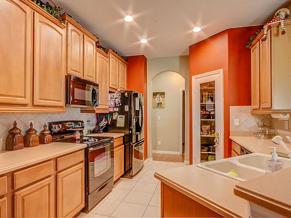 4th image of 34133 Fortunado St