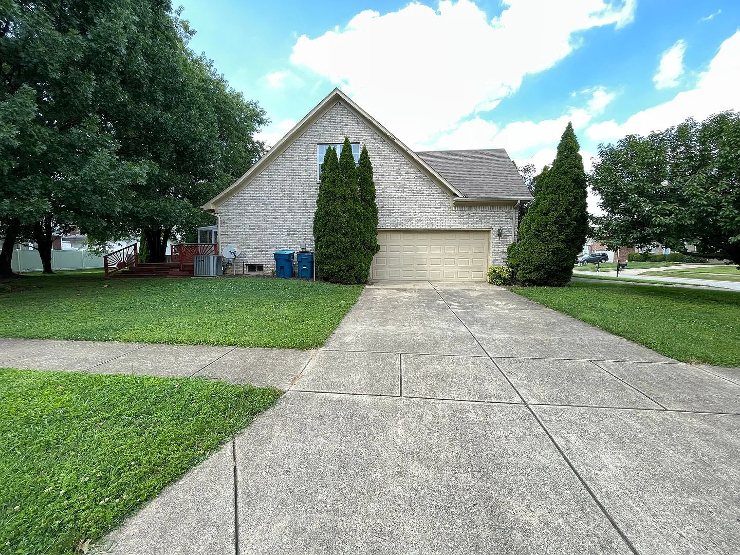 Wow, Huge home near South Hurstbourne of Louisville — Photo 3