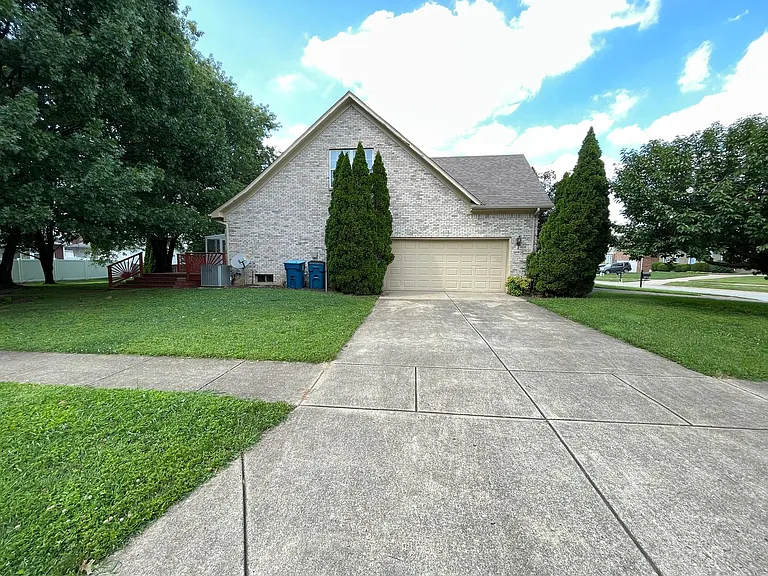 3914 Stone Hollow Dr — Photo 3