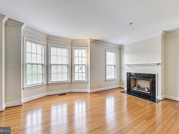 4th image of 716 River Mist Dr