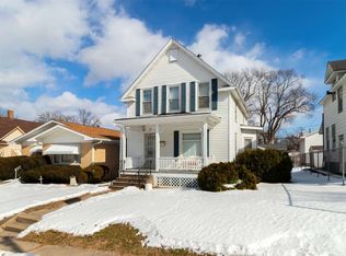 147 12th St, Silvis, IL 61282
