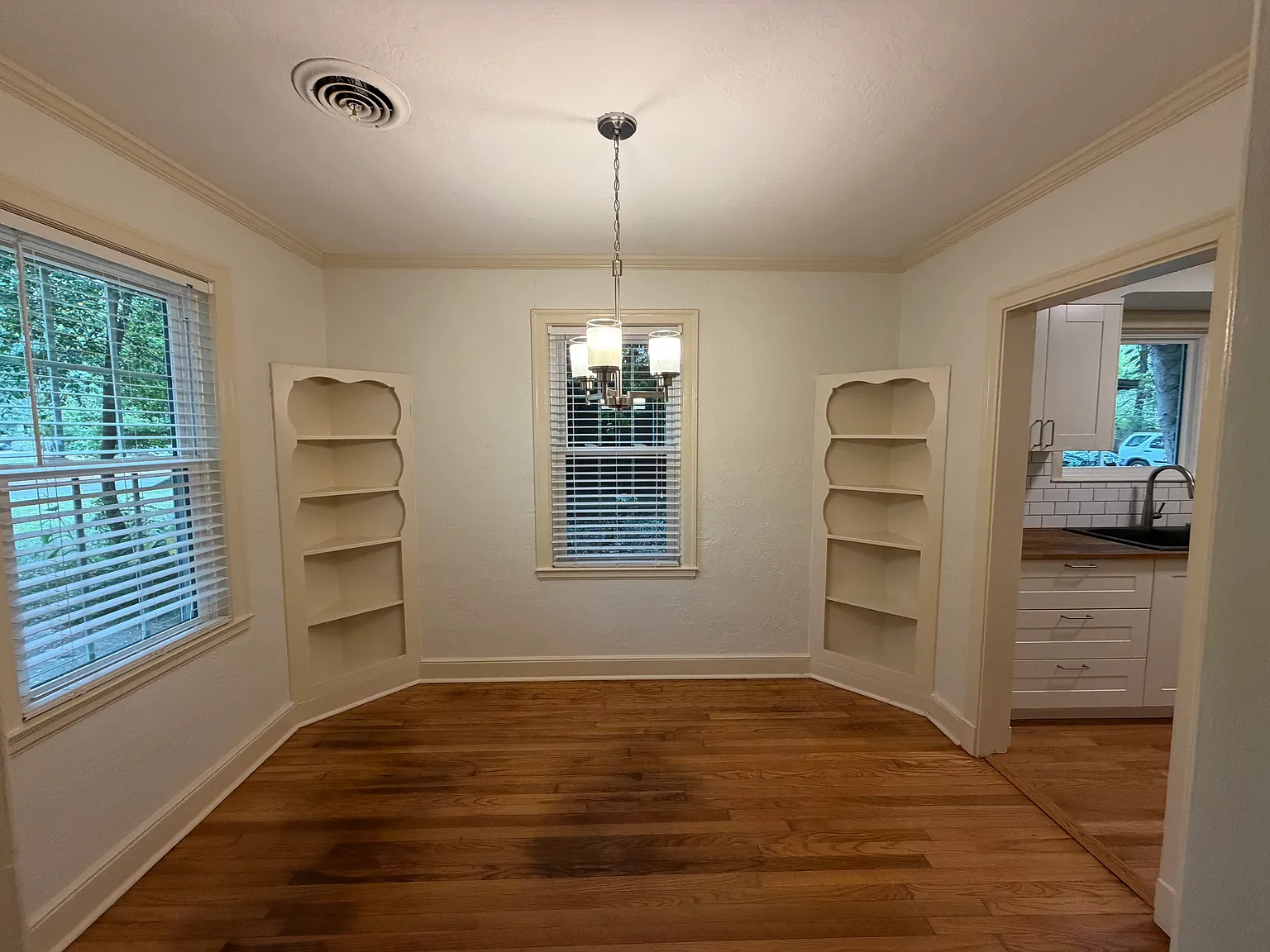 2 bed, 1000 sqft, $1,450 — Photo 3