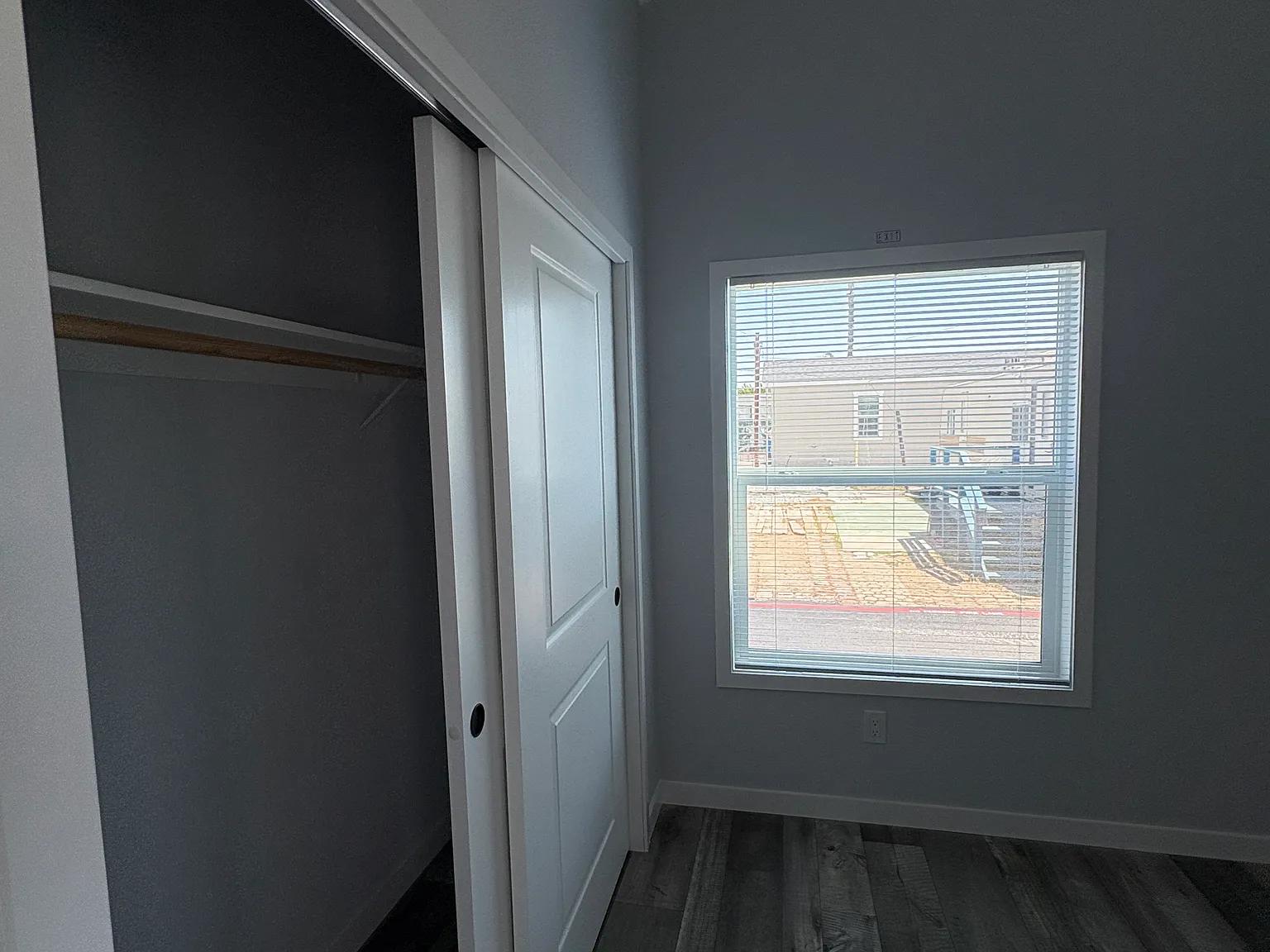 2 bed, 385 sqft, $2,345 — Photo 4