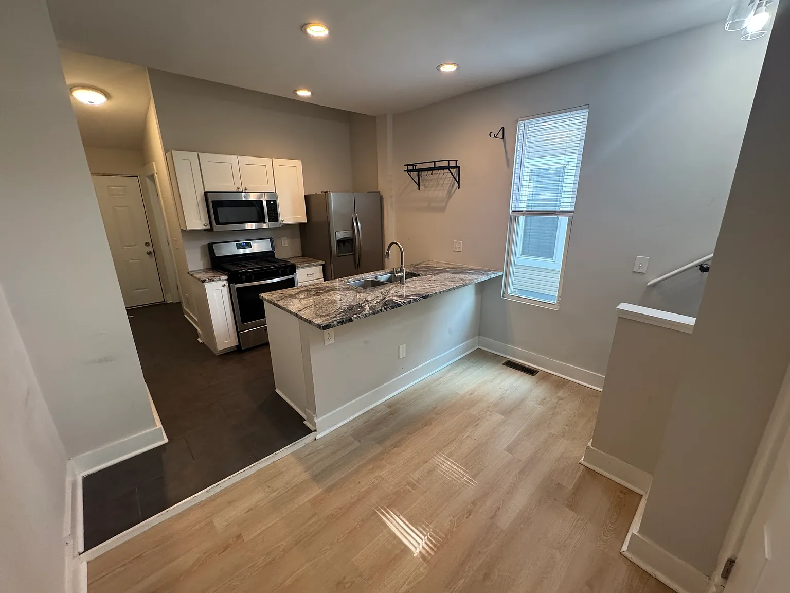 2 bed, 840 sqft, $1,495 — Photo 4