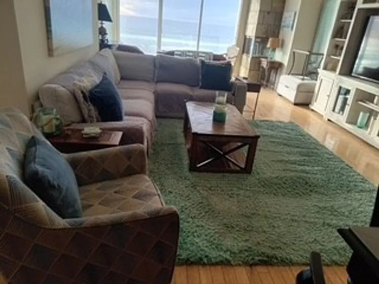 692 Ocean Ln — Photo 5