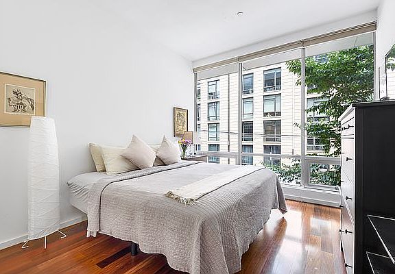 4th image of 170 N 11th St APT 2D