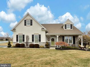 1001 Cambridge Dr, Manheim, PA 17545