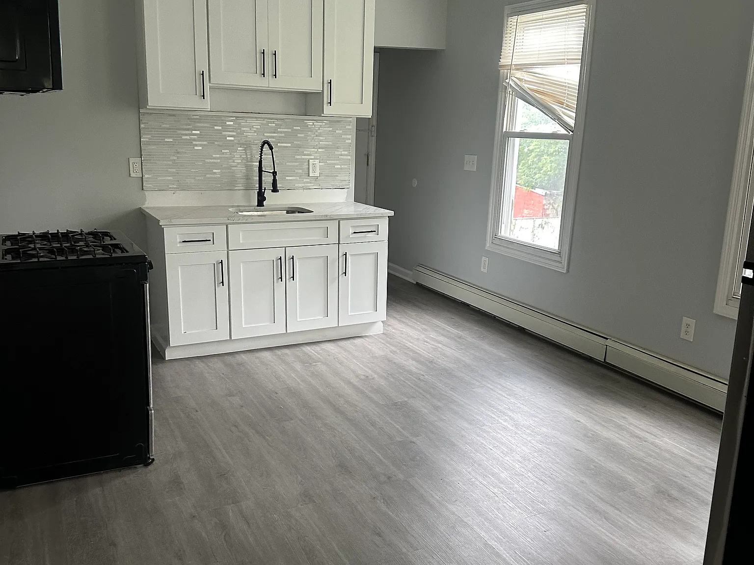 2 bed, 750 sqft, $1,800 — Photo 2