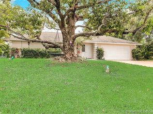 4754 Holly Dr, Palm Beach Gardens, FL 33418