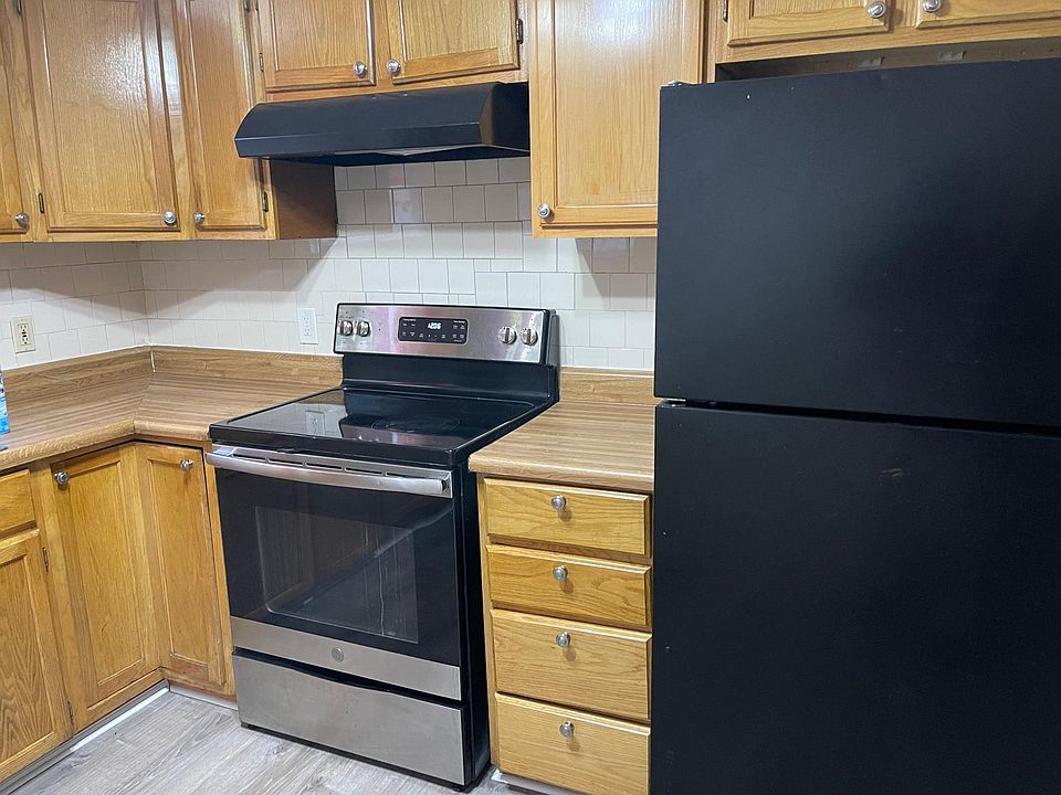 Stove and refrigerator
