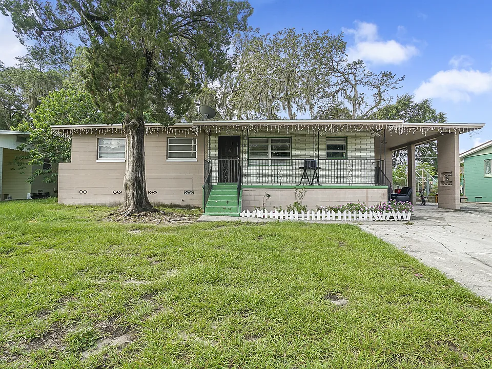 5518 Riviera Dr