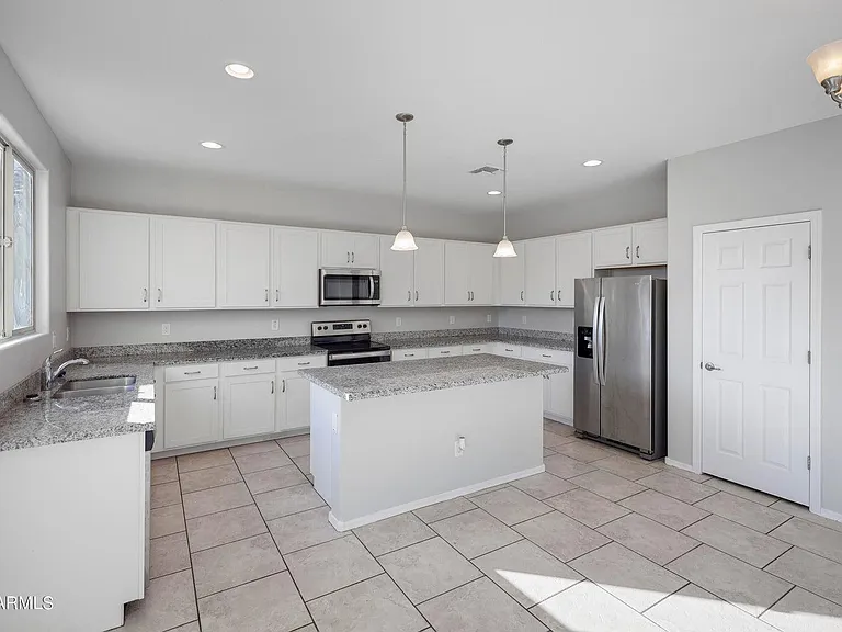 7135 W Rancho Dr — Photo 15