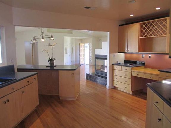 granite gourmet kitchen 1