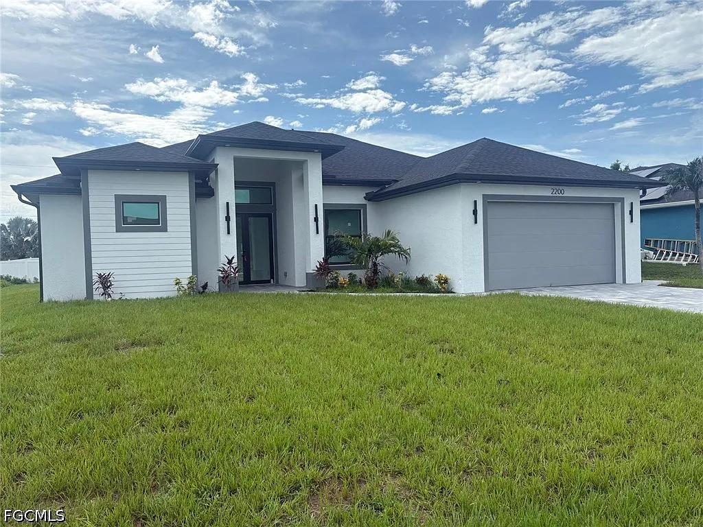 3 bed, 2.0 bath, 1600 sqft, $2,300 — Photo 2