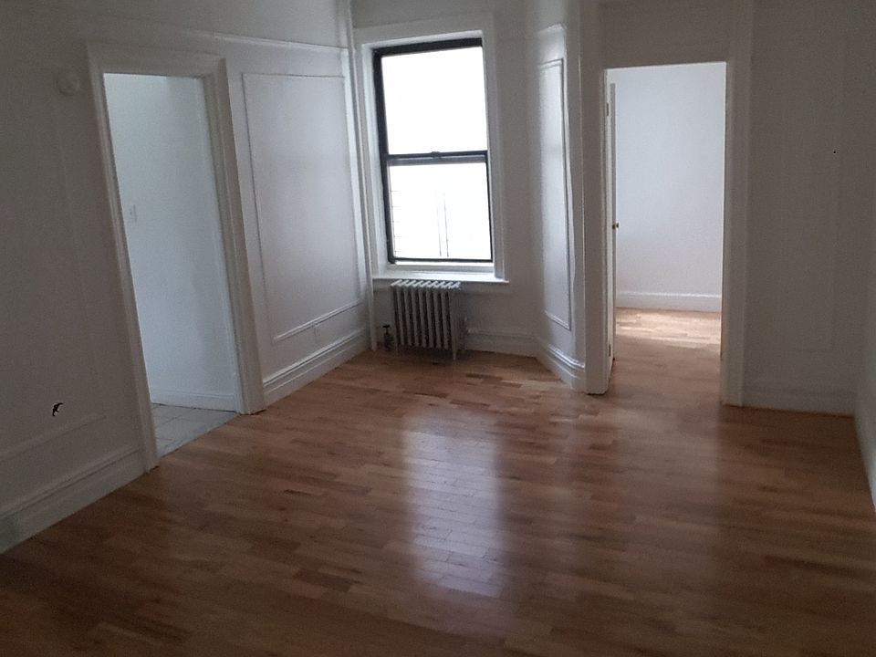2nd image of 4915 15th Ave #2