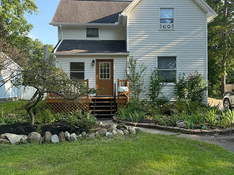 543 W Middle St — Photo 1