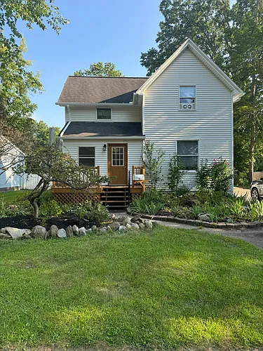 543 W Middle St Photo 1