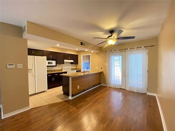 5th image of 1012 Saint Julien Dr APT F2