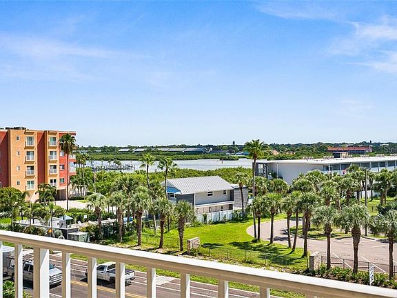 4th image of 19610 Gulf Blvd #403