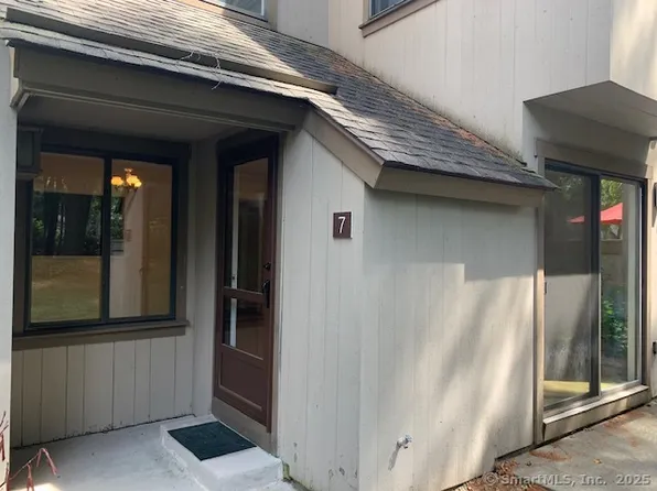 7 Chestnut Drive #7, Avon, CT 06001