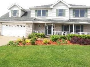 24144 S Navajo Dr, Channahon, IL 60410