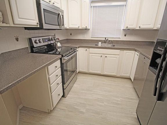 5th image of 611 SW South River Dr APT 103